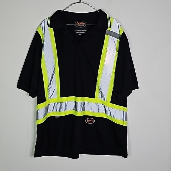 PIONEER Other - Pioneer XL black reflective class 1 level 2 storm master traffic short sleeve